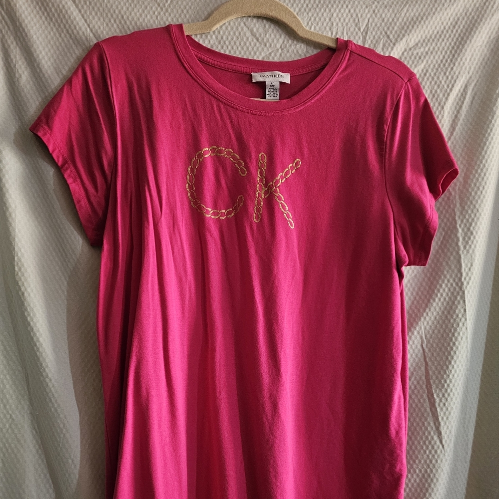 Large Pink Calvin Klien T-shirt